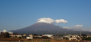 なにがでるかな♪なにがでるかな♪＆今日の富士山_a0167836_1733240.jpg