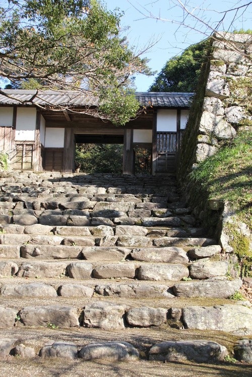 秋月散策　（１）　眼鏡橋、杉の馬場、黒門、垂裕神社_c0011649_18282630.jpg