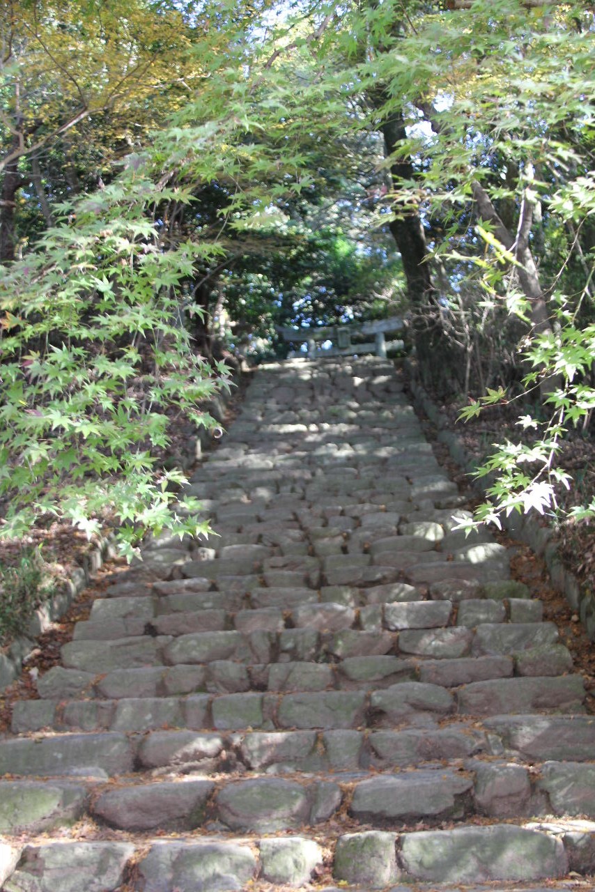 秋月散策　（１）　眼鏡橋、杉の馬場、黒門、垂裕神社_c0011649_23105937.jpg