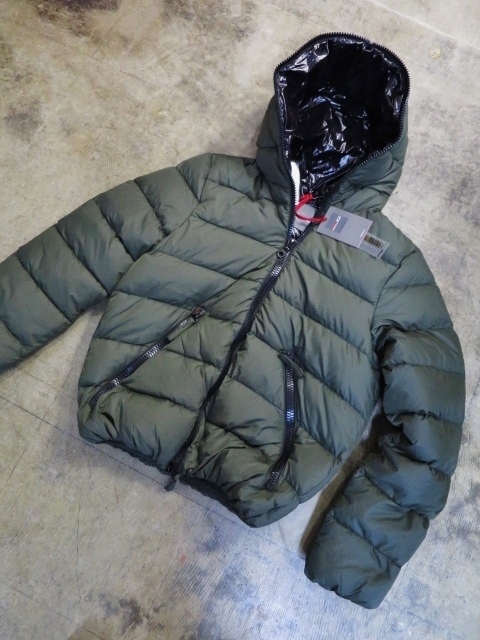 DUVETICA ・・・ 18番の人気定番ながら変化球のDionisio MAT!★?_d0152280_13565587.jpg