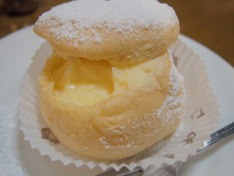 シュークリーム:名曲&珈琲ひまわり(弘前市)_b0147224_21462194.jpg