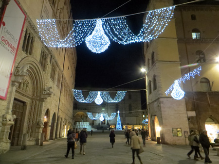 ペルージャ冬の街灯り - イタリア写真草子