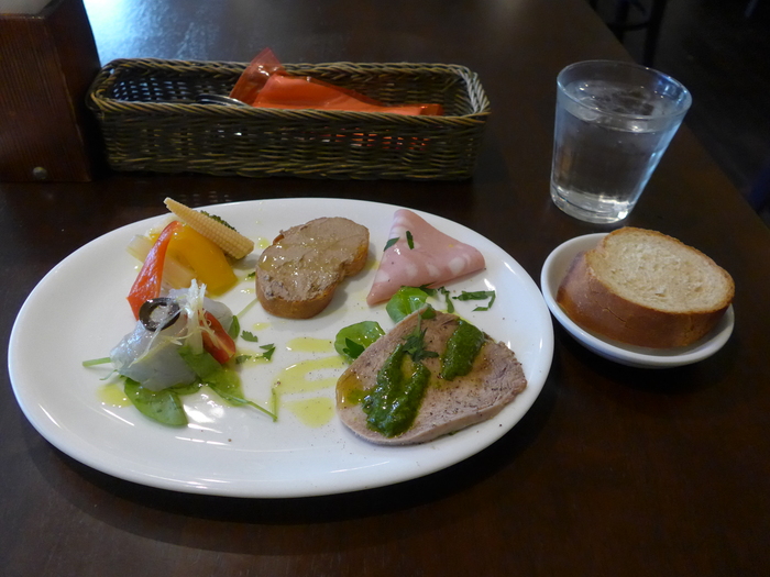 西荻窪「イタリア料理ゴローゾテツ」へ行く。_f0232060_13481727.jpg