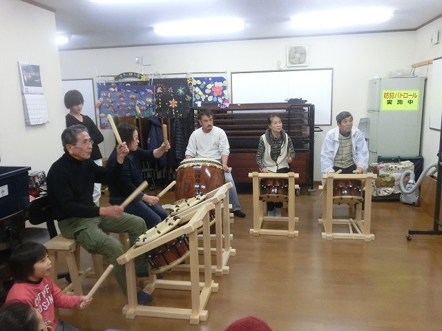 年代、性別問わず、誰でも参加し、太鼓に触れる「駿河参太鼓」体験練習会_f0141310_749339.jpg