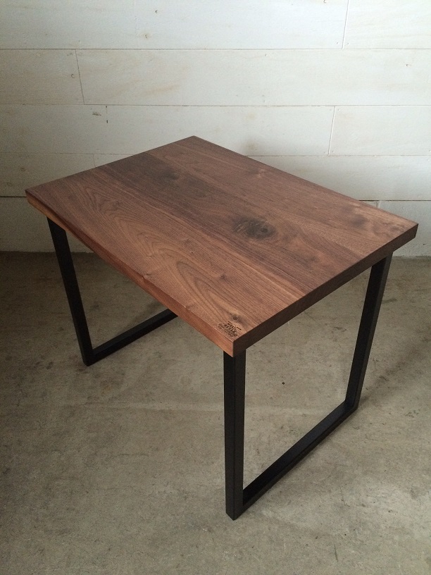 TH TABLE & NS SIDE TABLE_c0146581_1325912.jpg