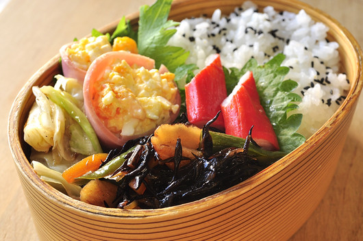 玉子ハムの花束弁当_b0171098_8363018.jpg