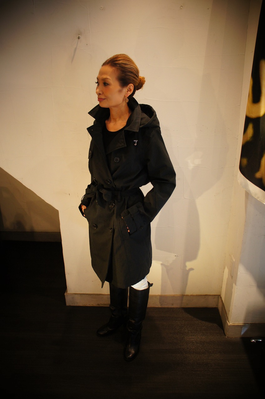 ファッション性抜群万能なレイントレンチコート ILSE JACOBSENイルセヤコブセン_b0115615_16294292.jpg