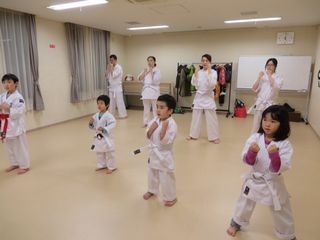 土曜日空手 今年の稽古納めはまだまだ続きます!_c0118332_23234718.jpg