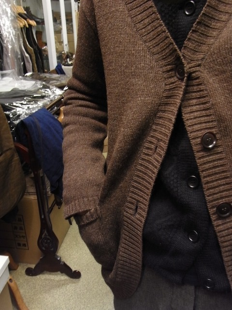selffoto 323 カーディガンの重ね着_e0130546_1830024.jpg