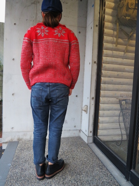 奇跡的な最終の入荷です。。。INVERALLAN のSNOW FLAKE (別注・RED色)!♪!_d0152280_22244750.jpg