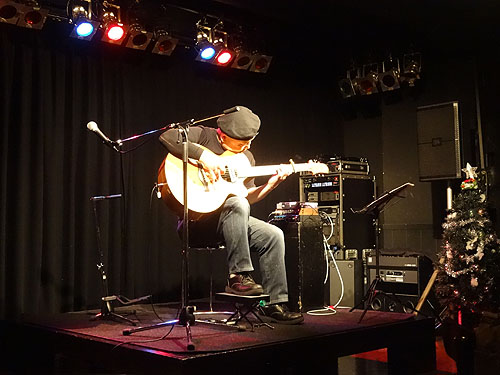 岸部眞明さんの演奏に癒された夜_c0137404_8463282.jpg