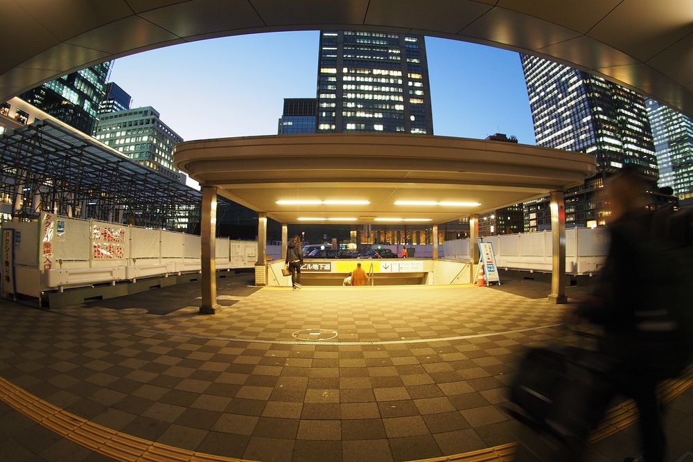 魚眼レンズで東京駅、ＫＩＴＴＥも_a0031821_10272967.jpg