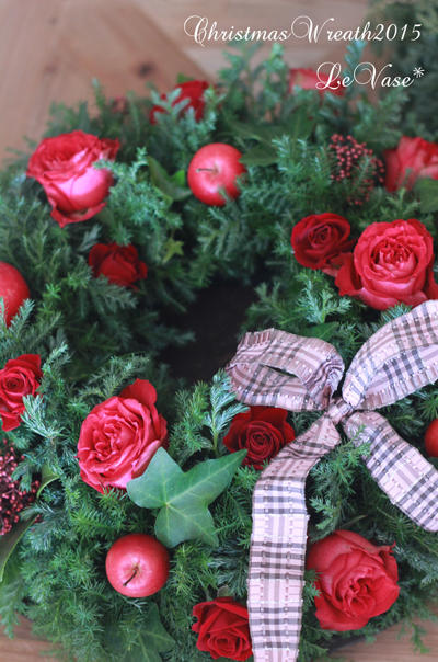 クリスマスカラーのリースアレンジ_e0158653_14425058.jpg