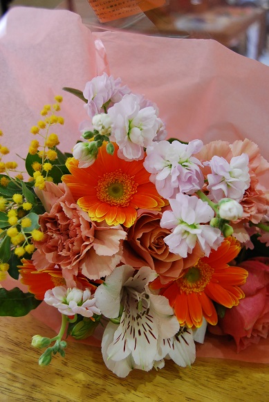 花束、ありがとうございます!_a0201358_17554957.jpg