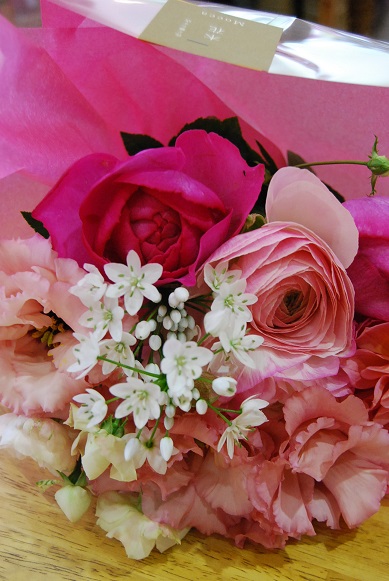 花束、ありがとうございます!_a0201358_1756589.jpg