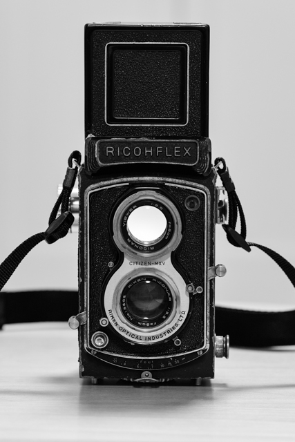 RICOH リコーフレックス ニューダイヤの紹介 : 写真機を手に。