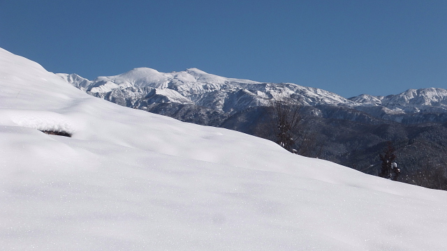 雪の西山をハイキング_c0022275_1853826.jpg