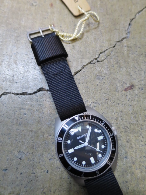 MWC ・・・ Military WATCH Company 。。。年末の自分へのPresent!へ_d0152280_21583654.jpg