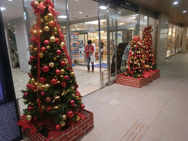 クリスマス前の華やいだ静岡の街を歩くと_f0141310_7472631.jpg
