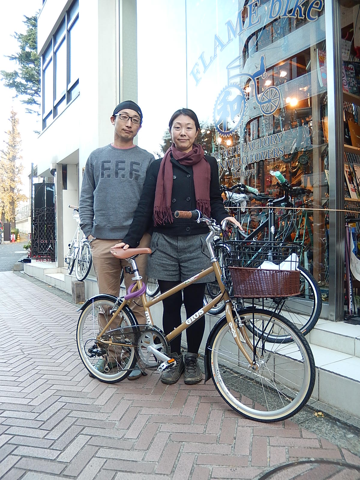 12月22日　渋谷　原宿　の自転車屋　FLAME bike前です_e0188759_162778.jpg