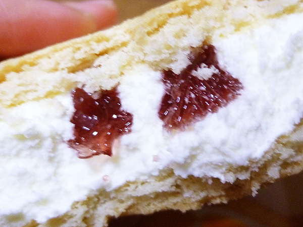 DESSERT STYLE 木苺のレアチーズケーキサンドアイス@グリコ_c0152767_22293182.jpg
