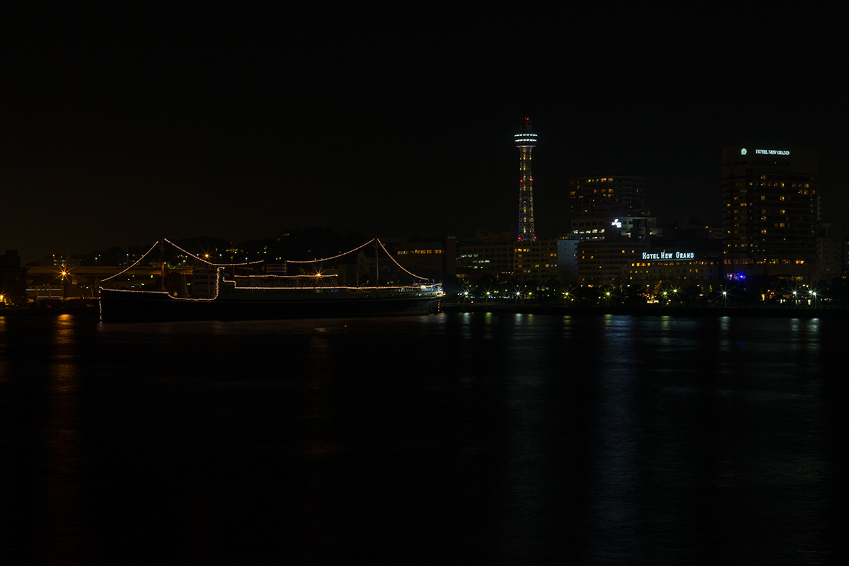 美しい夜の横浜港_a0261169_037194.jpg