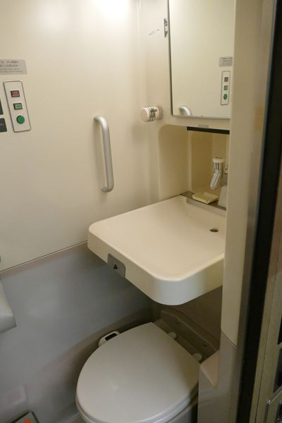 寝台特急カシオペア お部屋とシャワー_d0179447_21332035.jpg