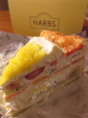 HARBS (ハーブス）のミルクレープ♪_f0231189_18401624.jpg