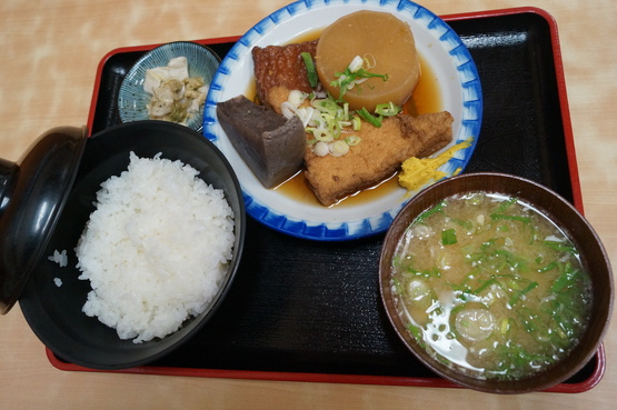 豊岡の駅前大衆食堂「大石屋食堂」でおでん定食をいただく_b0063958_191216.jpg
