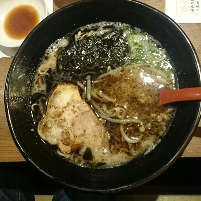 久留米のラーメン　　+　　今週は、休まず営業　!!　　+　　年内は、27(日)まで　!!!_e0187362_11312891.jpg