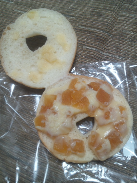 マキパン 自家製コンポートアップルカスタード_f0076001_23263089.jpg