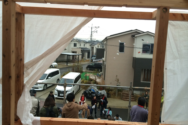 『ロングトーンクローゼットのある家』棟上げでした。_e0029115_152192.jpg