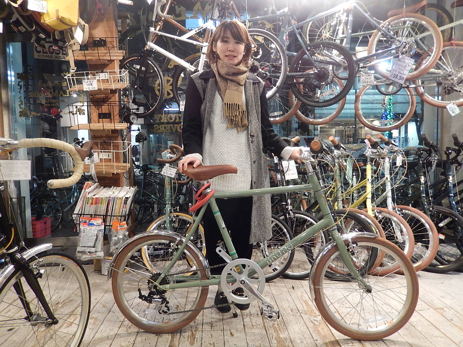 12月25日 渋谷 原宿 の自転車屋 FLAME bike前です_e0188759_1939988.jpg