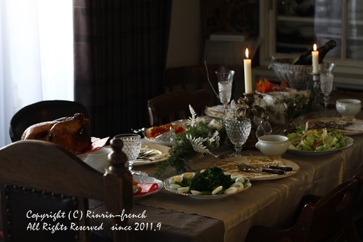 メリークリスマス★　ゴールドを取り入れた大人シックなテーブルで。_e0237680_15562158.jpg