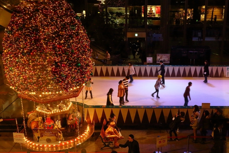 東京ミチテラス２０１５の 東京駅スペシャルライトアップ その前にちょっとだけ羽生君のスケートリンクに寄り道 旅プラスの日記