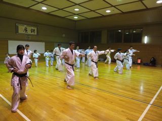 麻生道場 気合を入れて稽古納め!_c0118332_2365612.jpg