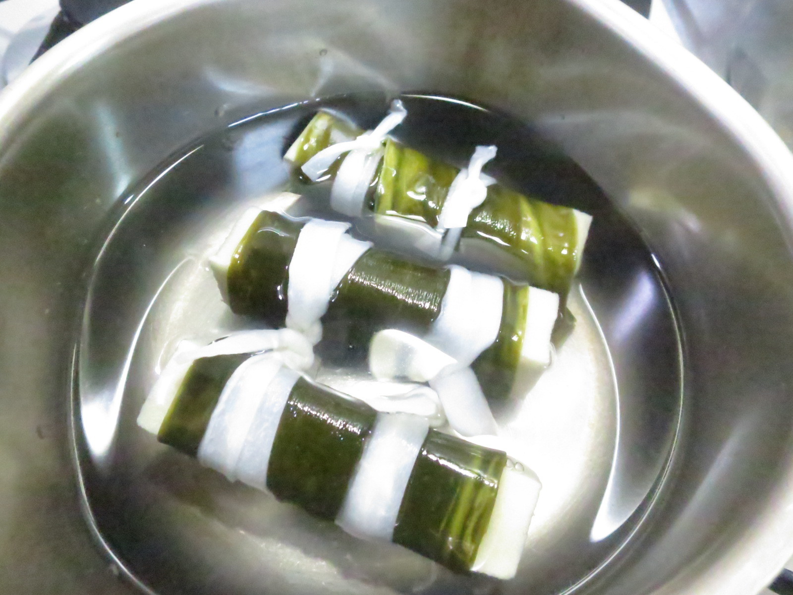 昆布巻きーー煮方_d0031682_15444351.jpg
