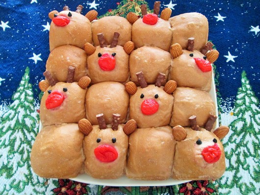 クリスマスの手作りパン その2 トナカイのちぎりパン Candy Sarry