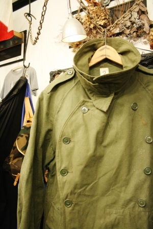 2015 OCT ヨーロッパ後記３７(入荷　フランス軍モーターサイクルジャケット　M-47ジャケット ドイツ警察バックパック)_f0180307_03535430.jpg