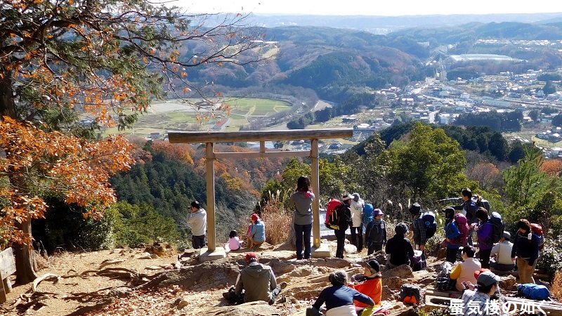 舞台探訪地の蓋035「コミック ヤマノススメ」日高市日和田山へ 高麗駅周辺のマンホール蓋_e0304702_17341452.jpg