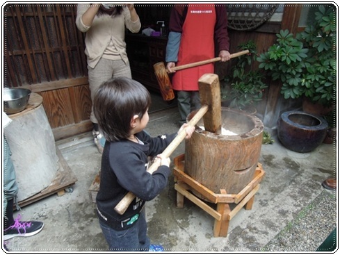 お餅つきで今年の〆_c0149408_18291516.jpg