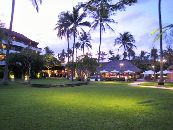 バリ旅.6　Westin NusaDua3　ビーチの朝と夜_f0032812_8485321.jpg