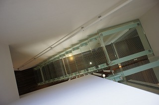 ガラスの階段　　　　　　　ｂｙ営業部：篠田_f0190020_07315029.jpg