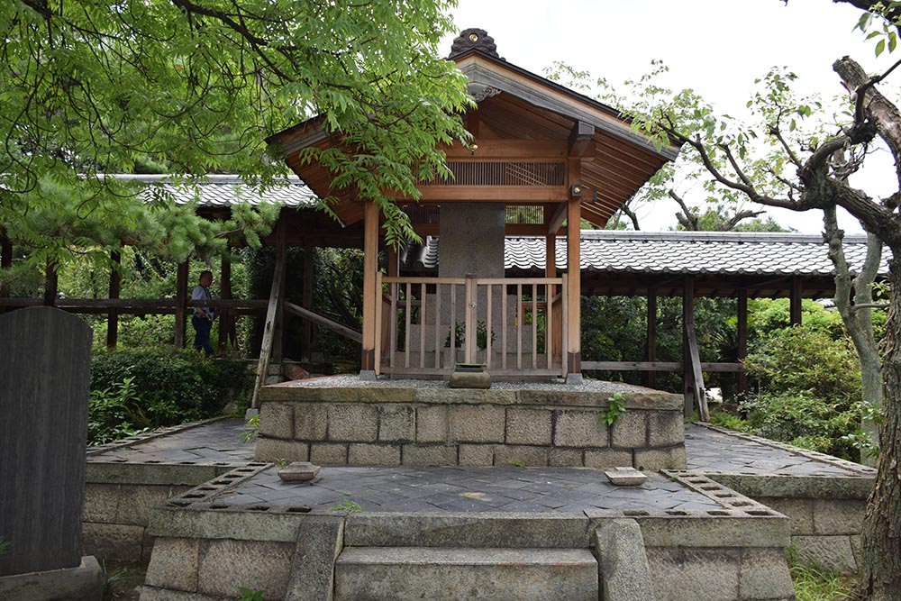 大坂の陣４００年記念ゆかりの地めぐり　その４０　～伝・徳川家康の墓（南宗寺）～_e0158128_15454497.jpg