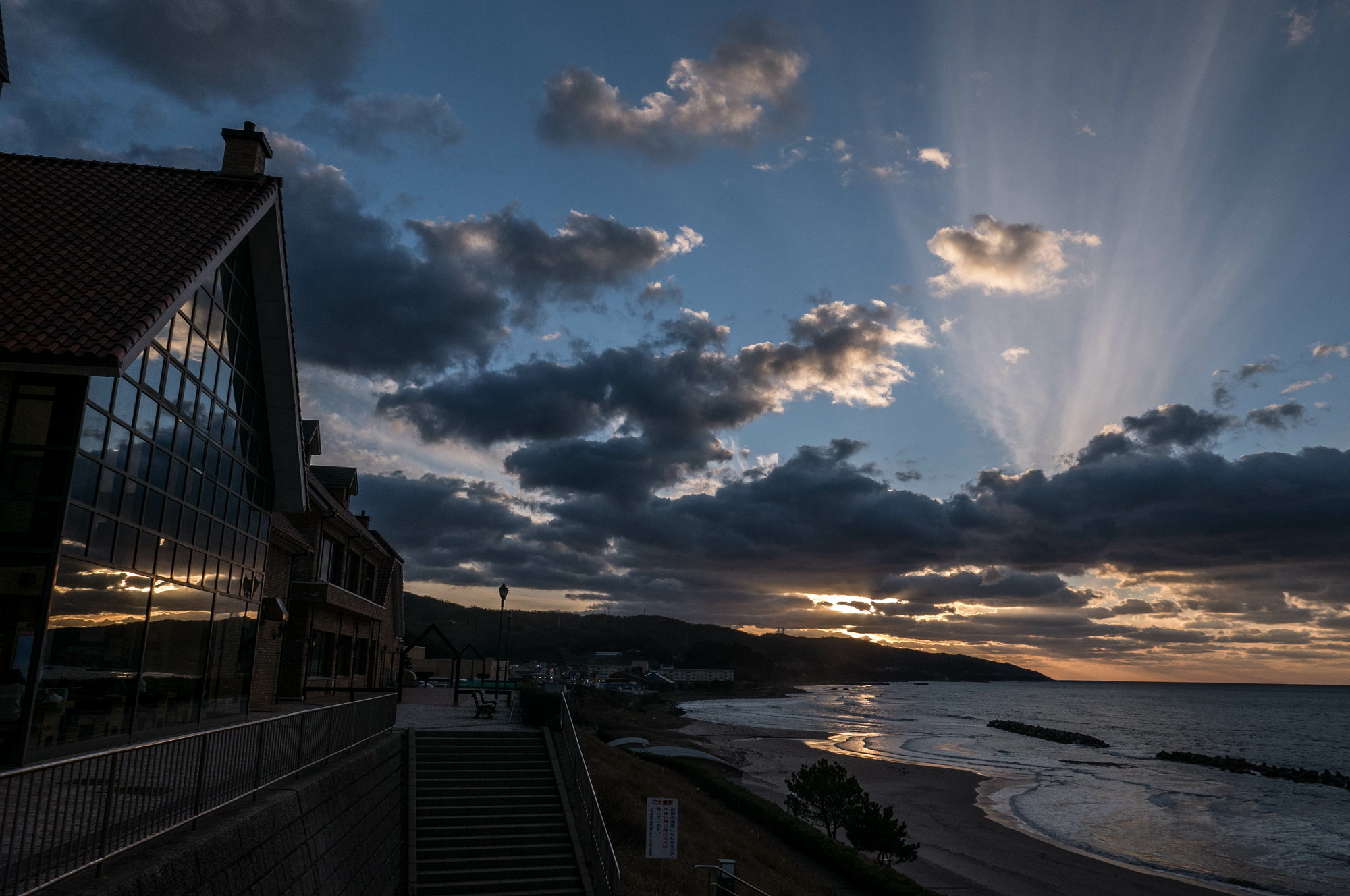 日本海の夕陽_e0015567_2046179.jpg