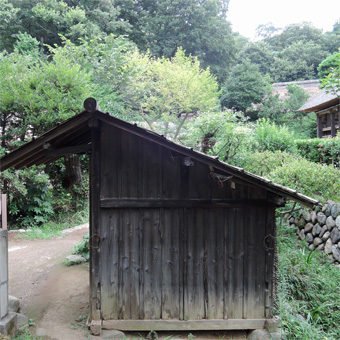 革新的な建築　「船頭小屋」_c0195909_13435622.jpg