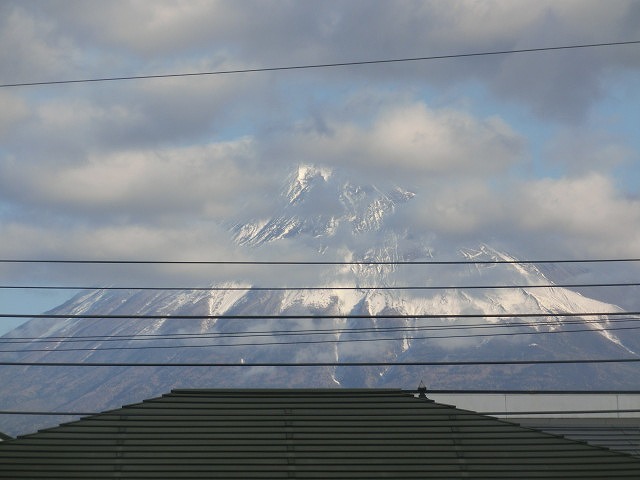 間もなく富士山女子駅伝スタートだが、「富士山」 早く全景を現わしてくれ!_f0141310_8304755.jpg
