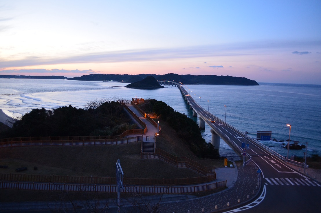  “CNN日本の最も美しい場所31選～元乃隅稲成神社”_d0153941_1356725.jpg
