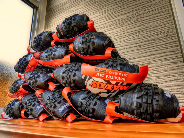 MAXXIS 26x2.50 Minion DHF 3C/EXO V_b0049658_15533886.jpg