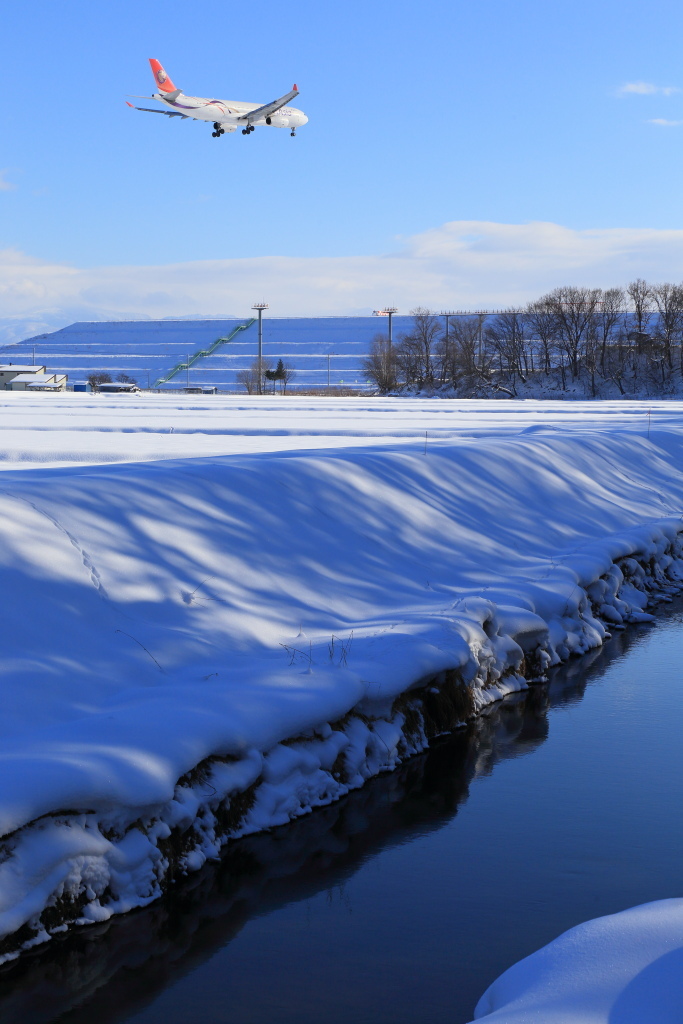 空と雪と水と　～旭川空港～_a0263128_11565283.jpg